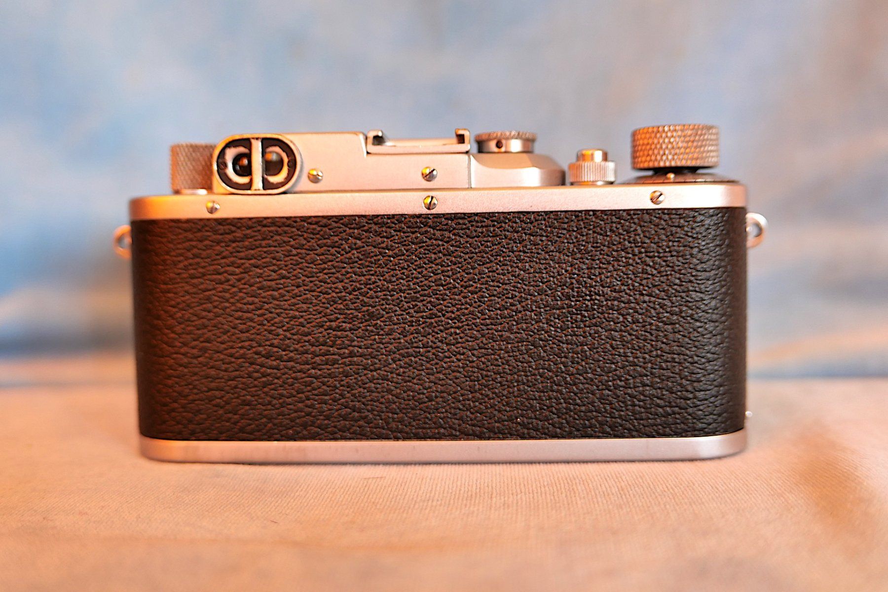 Leica Fotocamera: Leica IIIb 1939 Summitar 1:2/50 + Etui – Usato da Zürich venduto da Kalla36 1