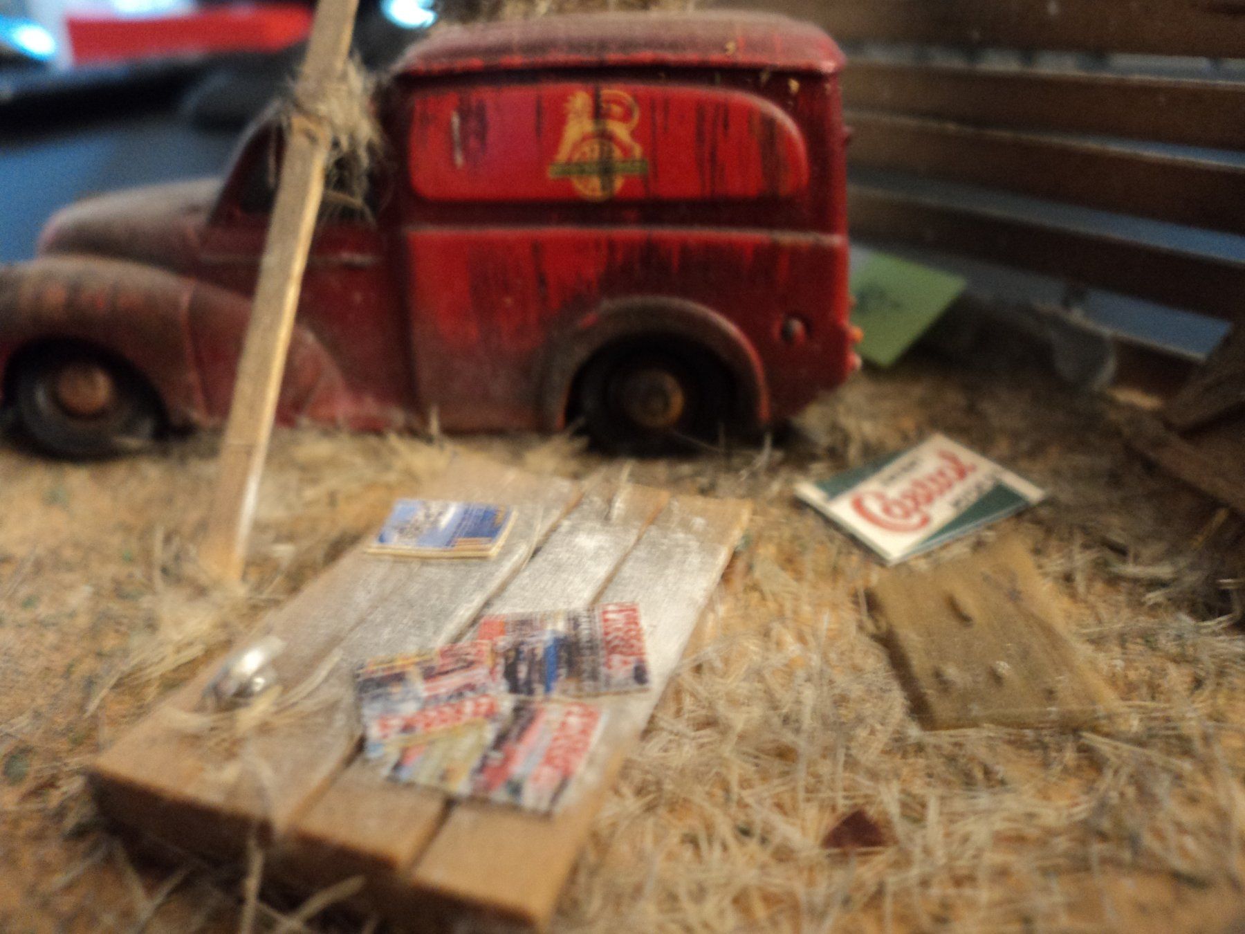 Modellini d'auto: Diorama Scheunenfund 1/43 mit Morris Minor – Nuovo (secondo la descrizione) da Schwarzenburg venduto da modelCARama