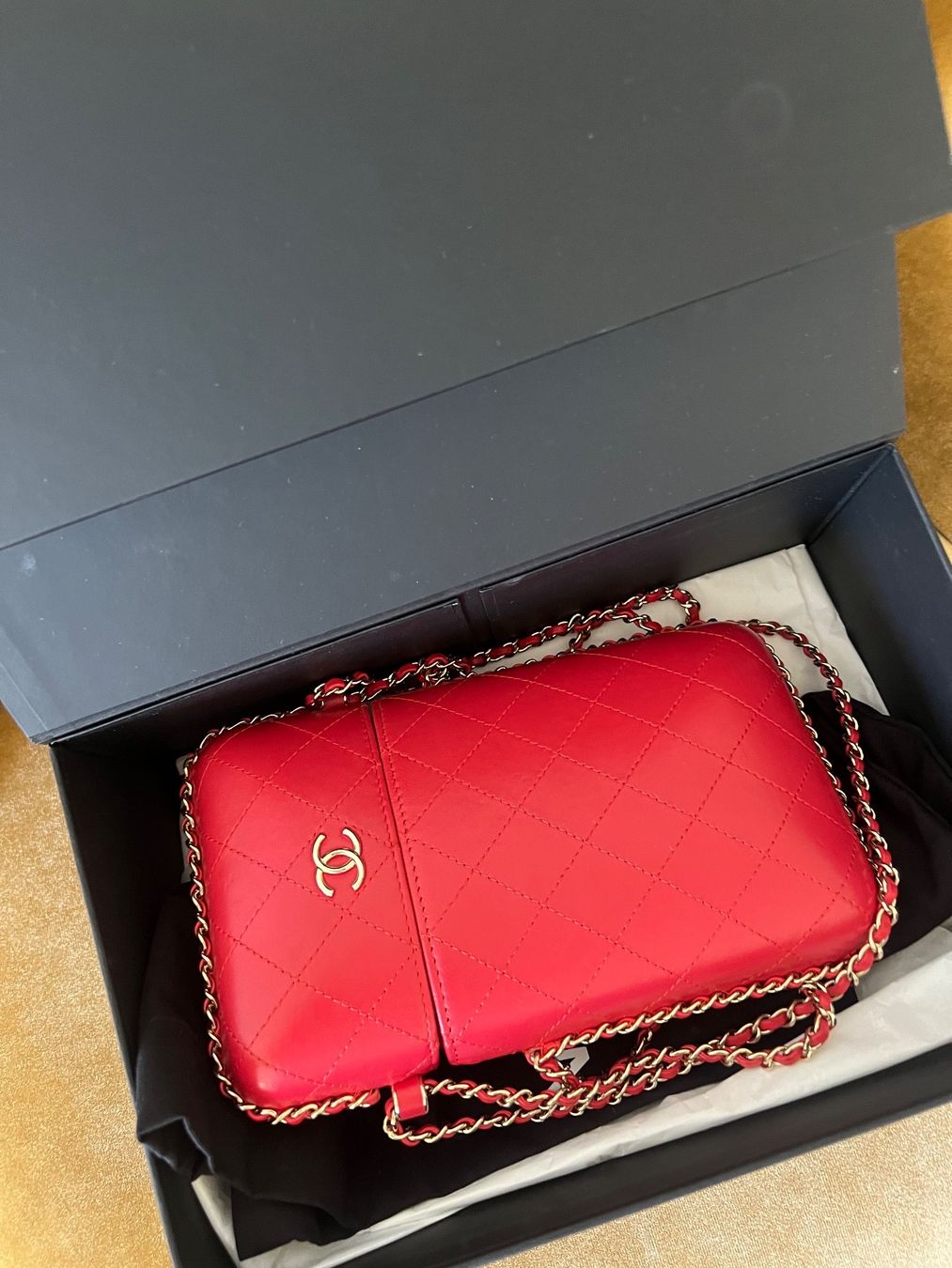 Chanel Borse da donna: Sac Chanel en cuir – Usato da Lutry venduto da roxypoxy 7