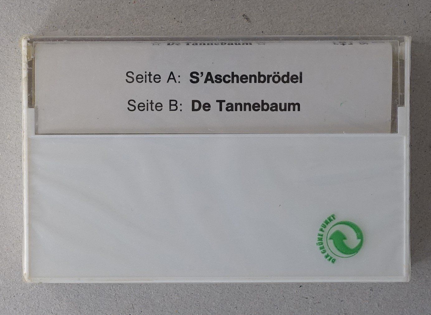 Musicassette: S'Aschenbrödel / De Tannebaum – Nuovo e nell'imballaggio originale da Sessa venduto da discoverymedia 1