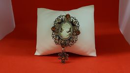 Antike Brosche Kamee mit Strass Anhänger, Vintage