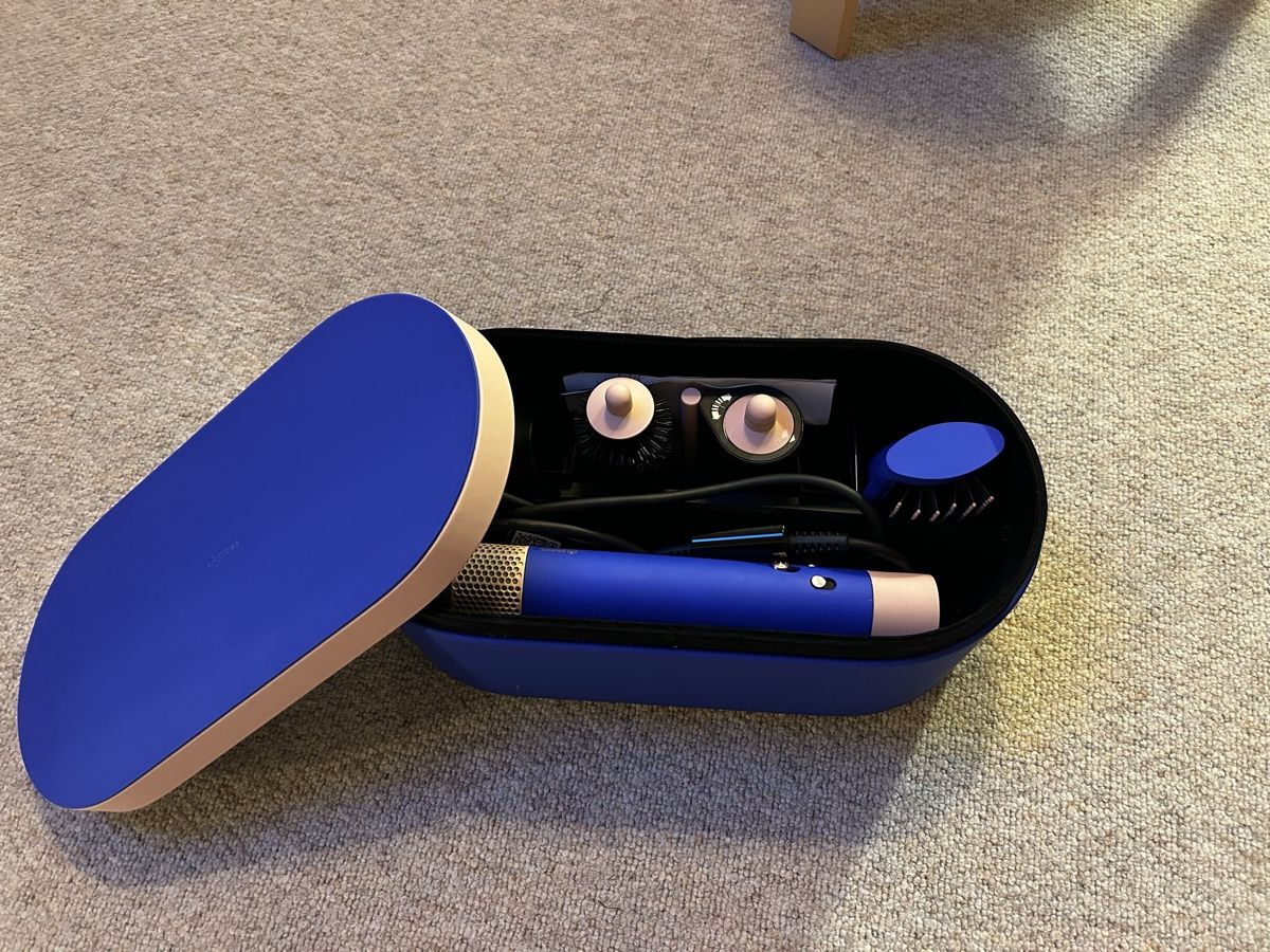Dyson Asciugacapelli: Dyson Airwrap Complete long - special edition blue – Usato da Epalinges venduto da lasdt