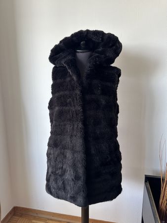 Weste Kunstfell schwarz mit Kapuze Grösse S neu