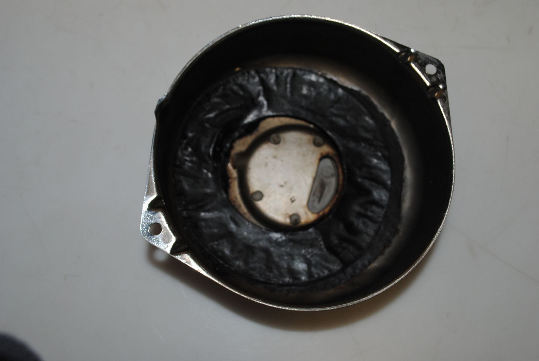 Puch Parti ricambio per ciclomotori: Puch Lichtmaschinenabdeckung Zündungsdeckel Original – Usato da Subingen venduto da Baergarage 7