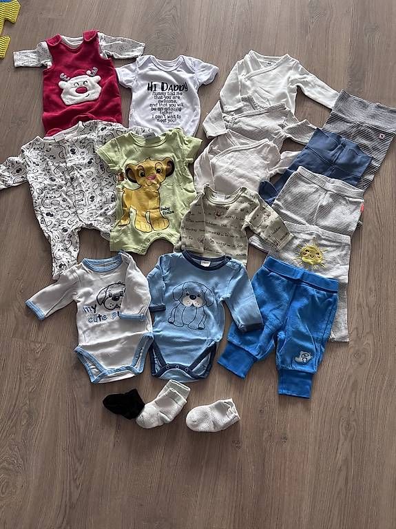 Lotti & Set di vestiti: Kleiderset Grösse 50/56 – Usato da Kägiswil venduto da mau90