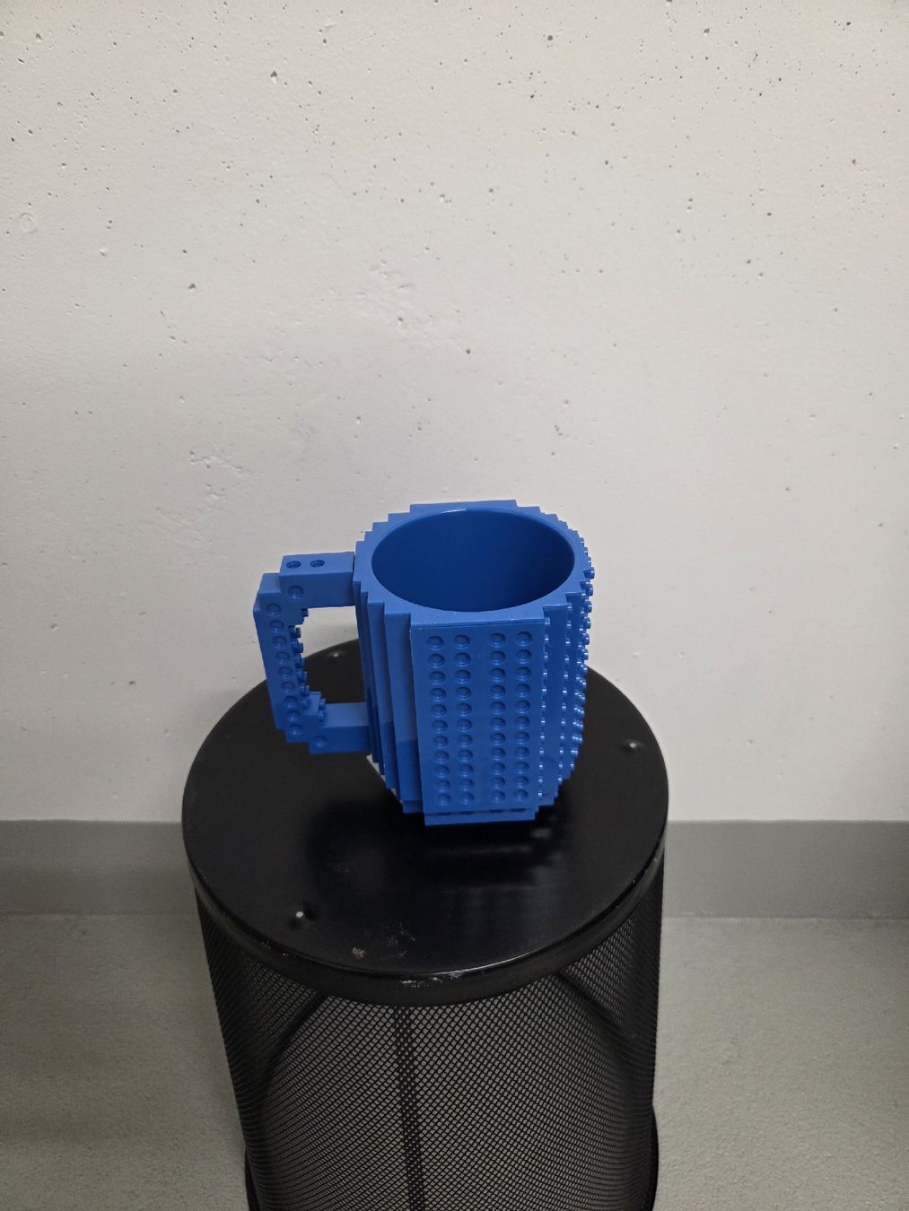 Tazze: Blauer Legostein-Becher/Tasse – Usato da Rüfenacht BE venduto da Biancaro