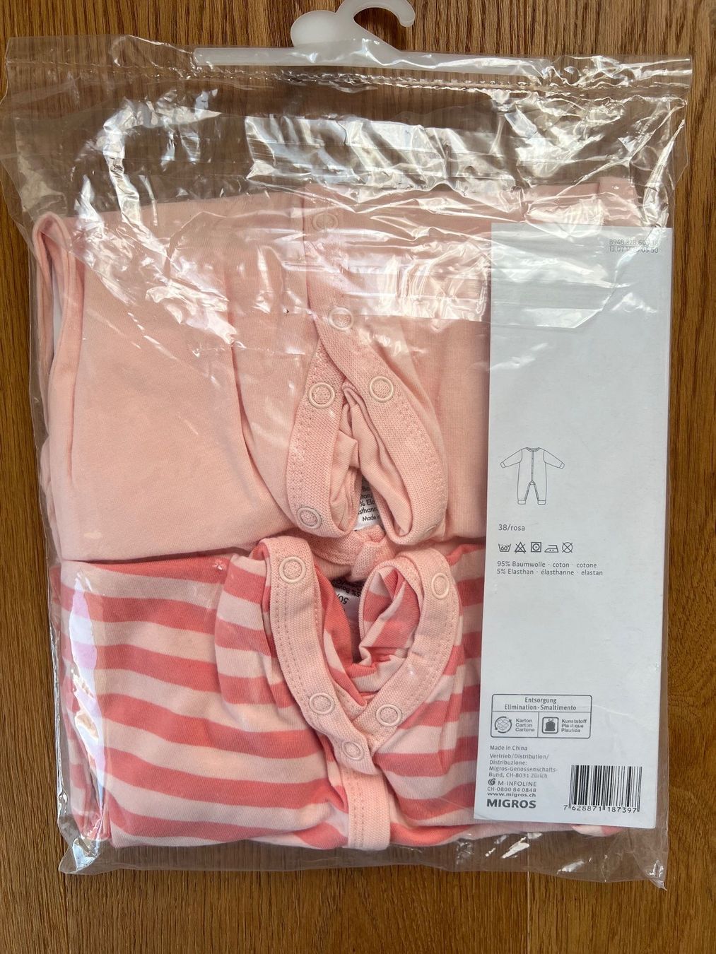 Migros Pigiama & Simili: Neue Babystrampler in Gr. 50/56 – Nuovo e nell'imballaggio originale da Lengnau BE venduto da Rubin27 3