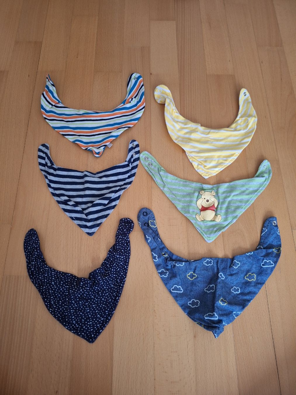 Baby-Mahlzeiten: 6 Baby-Halstücher-Lätzchen – Gebraucht aus Oberrieden von man_tky9