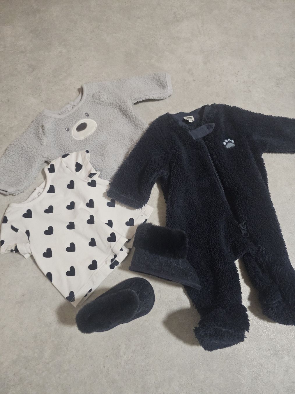 Lotti & Set di vestiti: Lot vêtements bébé 0-2mois – Usato da Sornetan venduto da T.a333