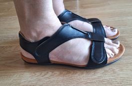 Neue Damen Sandalen schwarz mit Klettverschluss Gr 40