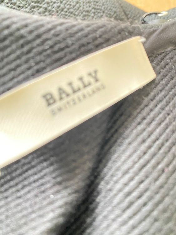Bally Vestiti: Schwarzes Kleid mit Schnürung Gr. 36 – Nuovo (secondo la descrizione) da Rothrist venduto da lil_tg5m 6