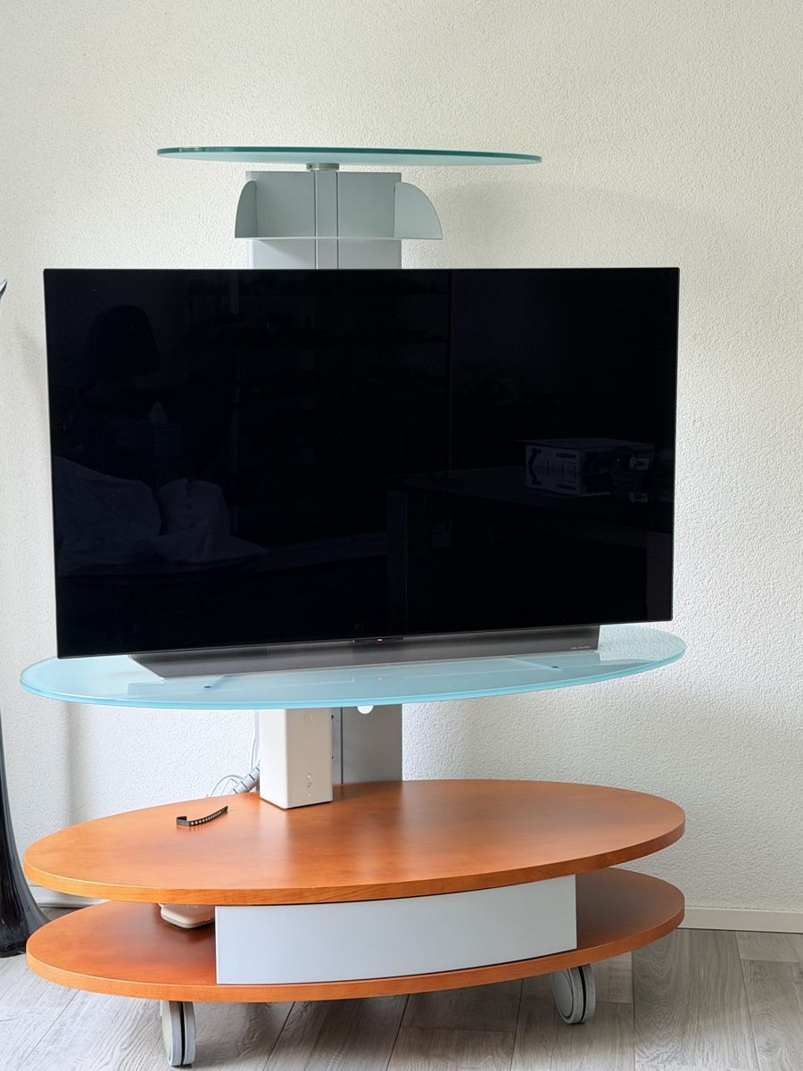 Pfister Mobili TV: Meuble TV avec tablettes en verre – Usato da Neuchâtel venduto da ste_c7zl