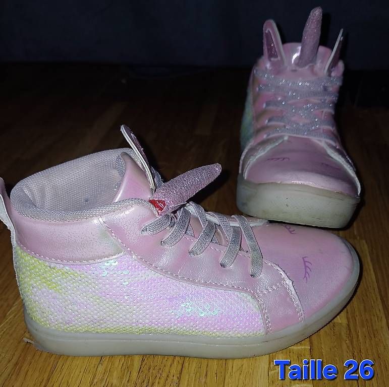 Scarpe da donna: Vide dressing chaussure toutes les tailles  – Usato da Lausanne venduto da RUBY.1990 1