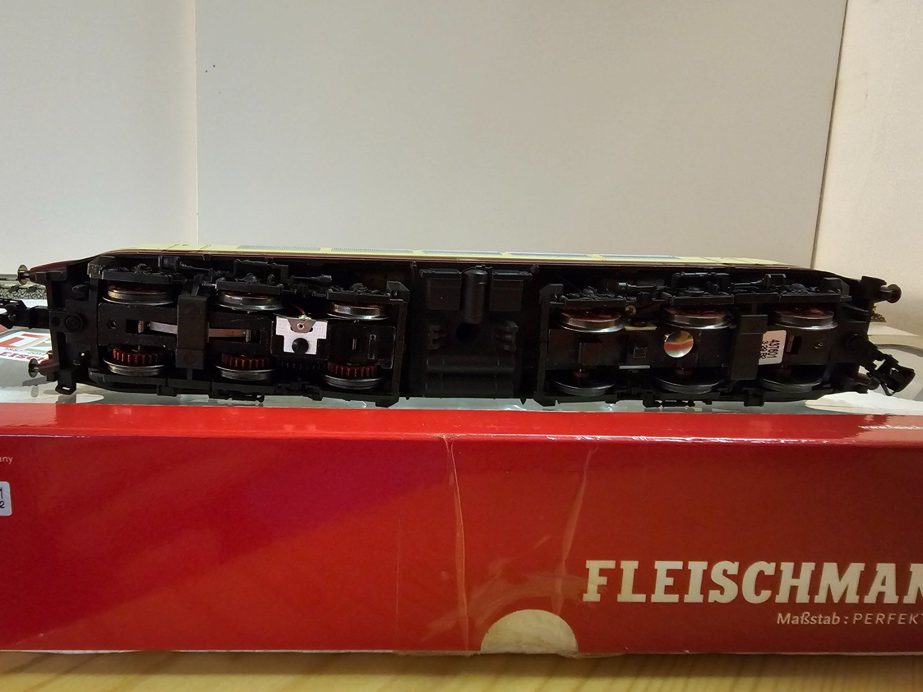 Fleischmann Modellini di ferrovie: Fleischmann Baureihe 103 DB creme/rot – Usato da Rheinfelden venduto da stephan28bike 7