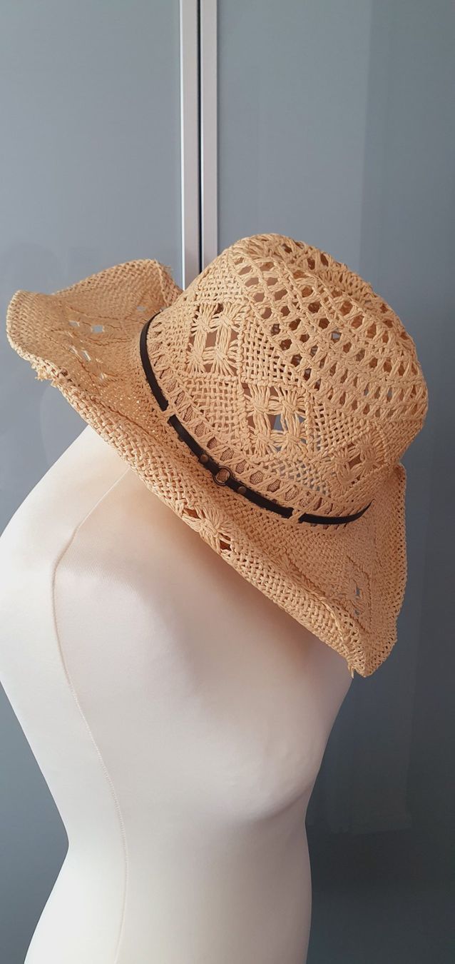 Copricapi, berretti & cappellini: Sommerhut luftig Bootik – Usato da Stansstad venduto da InStyle8 8
