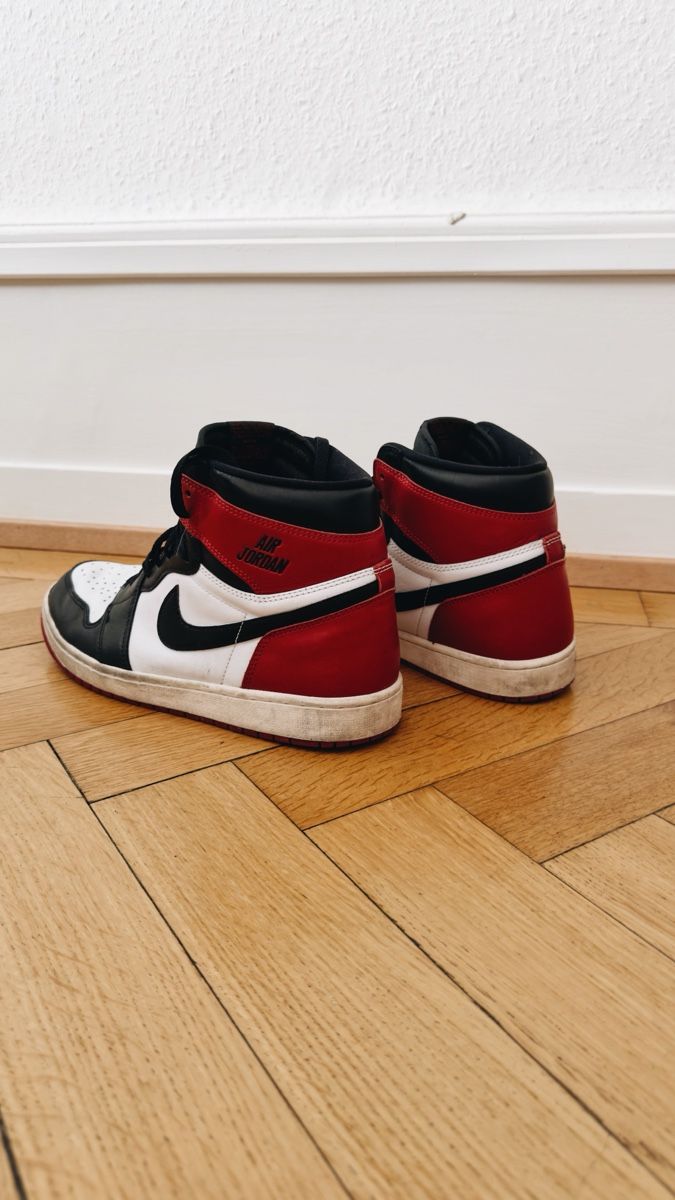 Jordan Scarpe da uomo: Air Jordan 1 Retro High, taille 46 – Usato da Fribourg venduto da vibifgva 1