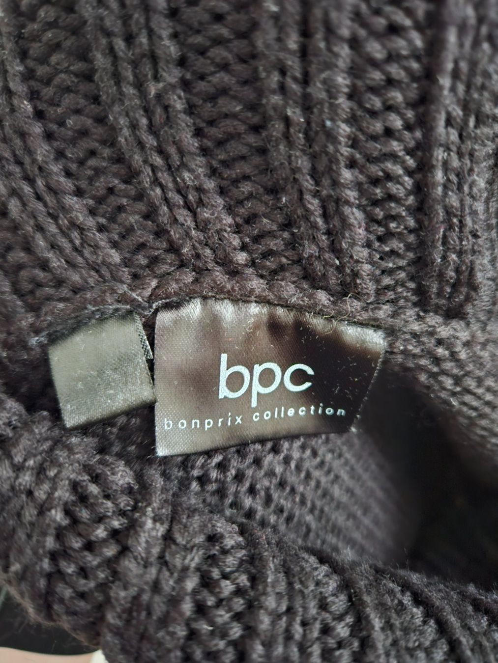 Pulls & Sweat-shirts: Strickpulli schwarz mit Rollkragen – D'occasion à Schaffhausen par sabrina915 4