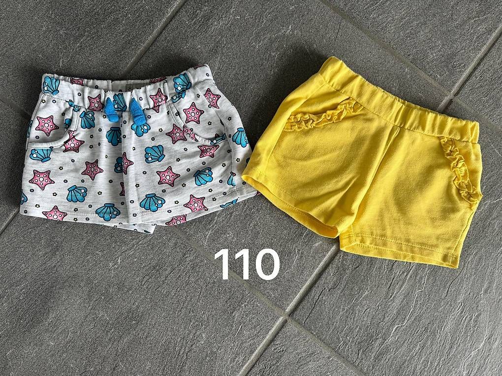 Pantaloni: Kurze Hosen, Grösse 110 / 116 – Usato da Muri AG venduto da Scorpion84