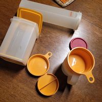 Gurkenlift,Spagettibehälter,Messkrüglein Tupperware