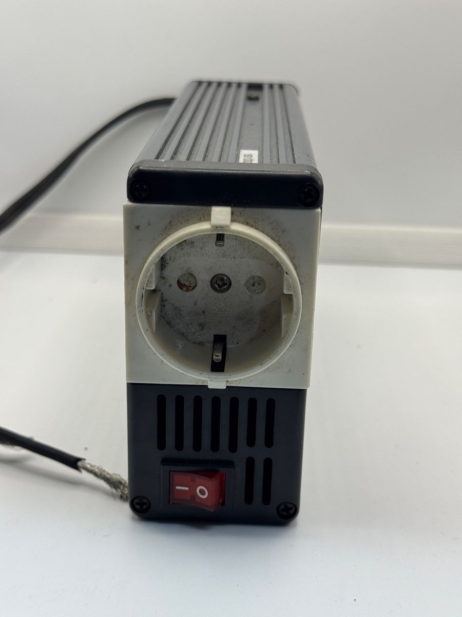 Convertisseurs: Stromwandler 12V/230V 300 Watt – D'occasion à Wuppenau par 2teChance 1