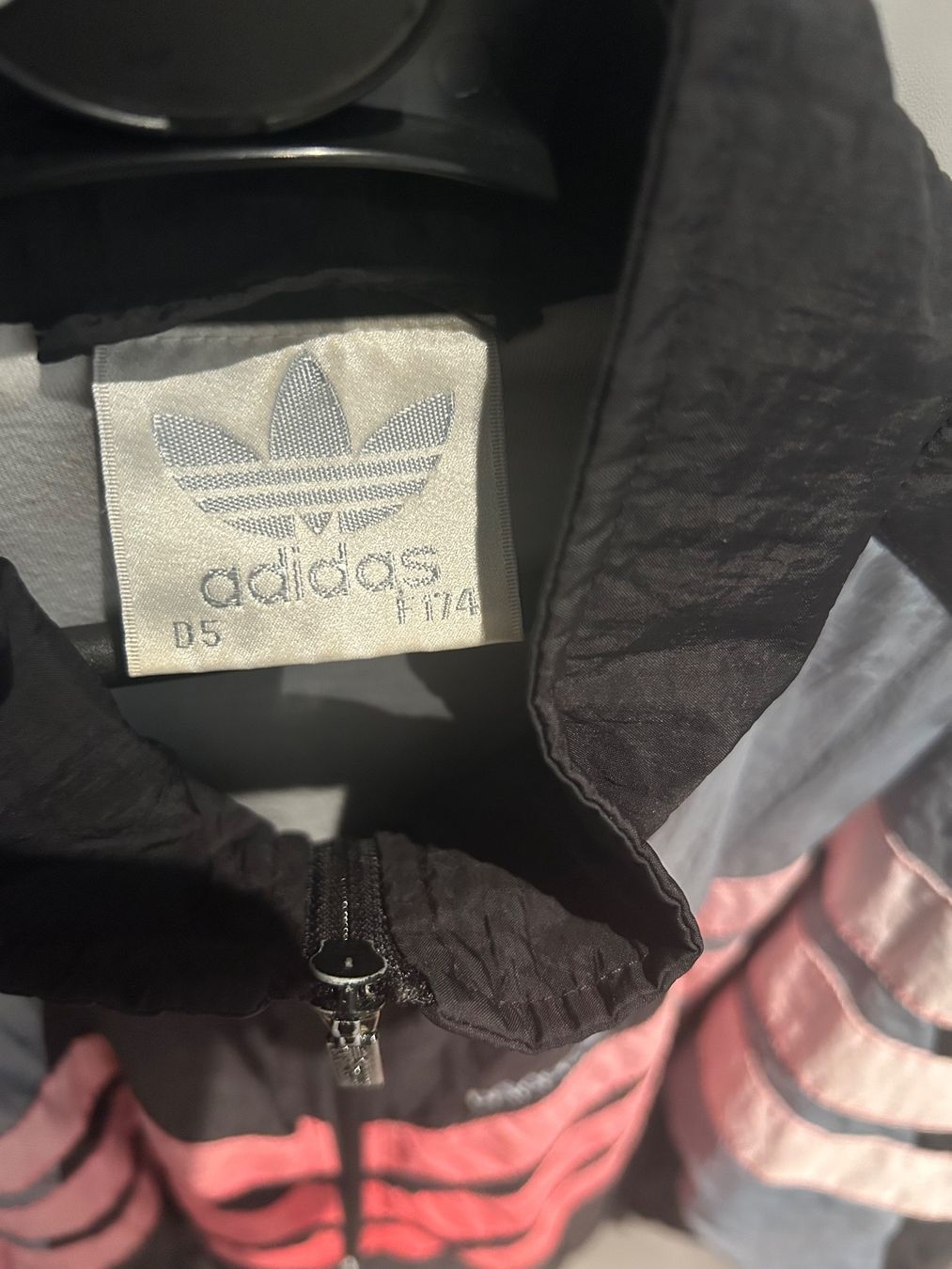 Adidas Giacche: Adidas 90 Vintage – Usato da Schlieren venduto da Leavio 1