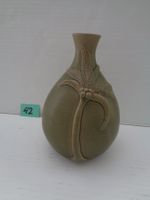 Grüne Celadon Keramik Vase mit Palmen-Relief - Tommy Bahama