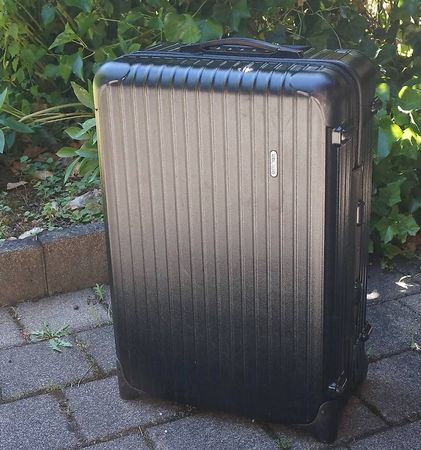 RIMOWA Salsa Check-In M (Modell 63) mit 2 Rollen Mattschwarz