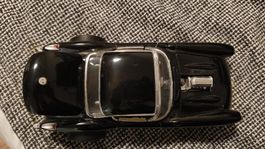 Schwarzer Hot Rod Klassiker, Modellauto im Massstab 1:18