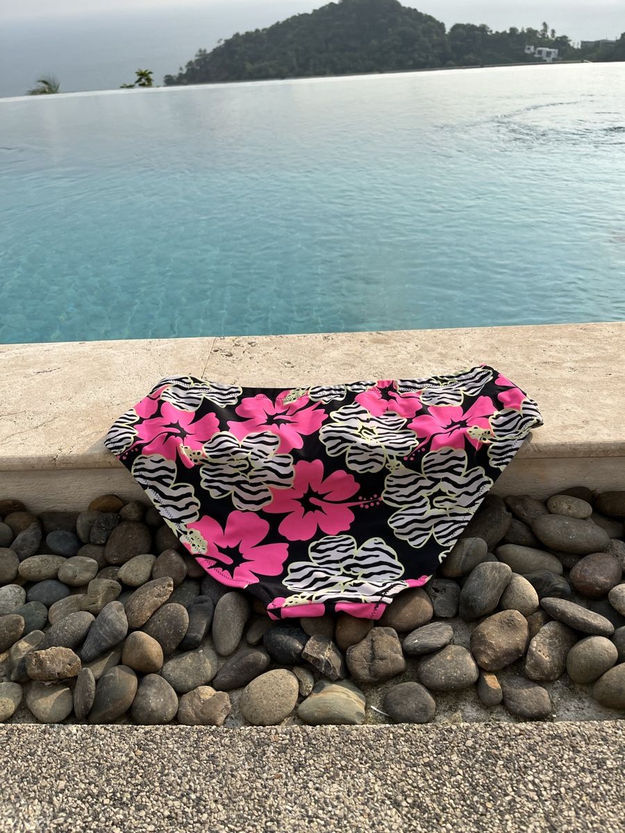 Costumi da bagno & Bikini: Sommer Bikinihose Blue Lovers Gr. 52 Ch – Nuovo (secondo la descrizione) da Rüfenacht venduto da lilly_67 2