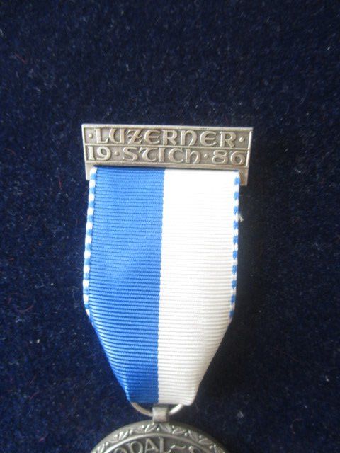 Medaglie: Luzerner Stich 1986 emailliertes Gemeindewappen Buchrain – Nuovo (secondo la descrizione) da Luzern venduto da Horoskop1 2