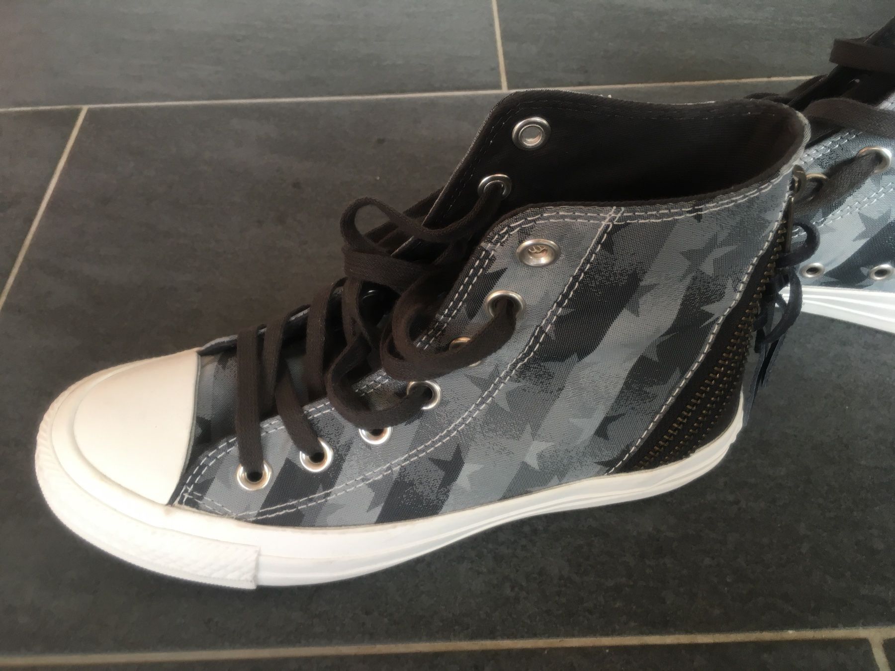 Converse Damenschuhe: Converse All Star Sneakers, Gr. 36 – Gebraucht aus Schlieren von cotopaxi06