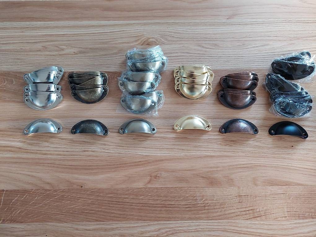 Quincaillerie: Möbelgriffe, Muschelgriffe NEU – D'occasion à Oberlunkhofen par Barbara.Hagenbuch 1