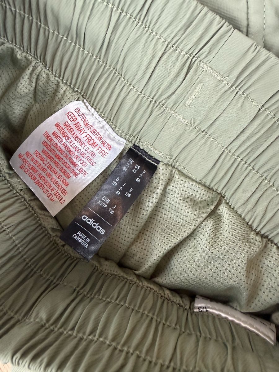 Adidas Hosen: Adidas Hose, Khaki Gr. 128 / NEU!!! – Neu (gemäss Beschreibung) aus Hergiswil NW von Labello01 2