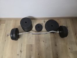 Curlstange mit Hantelscheiben