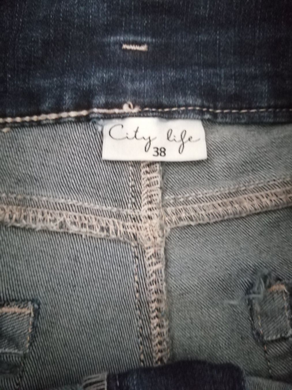 Jeans: Kurzehose – D'occasion à Wetzikon par dan_6lrd 1