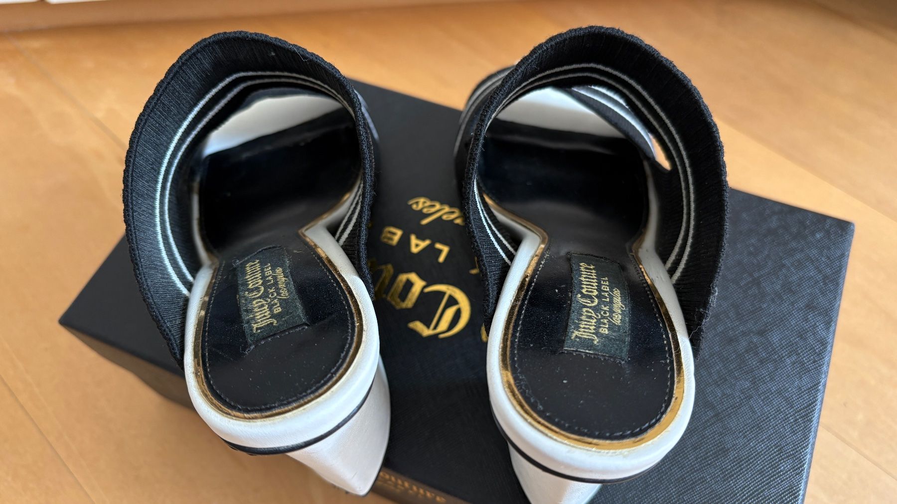 Juicy Couture Scarpe da donna: Juicy Couture heeled slide sandals size 37 – Nuovo (secondo la descrizione) da Adliswil venduto da fashionholic 3