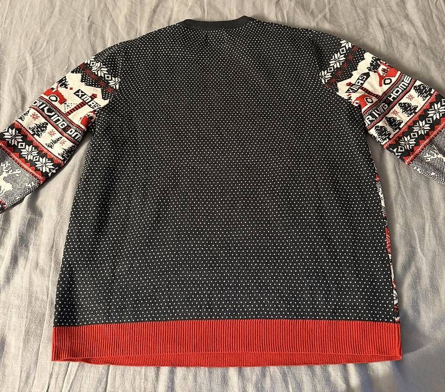 Maglioni & Felpe: Weihnachtspullover mit Muster  Xmas Design  – Usato da Wädenswil venduto da dom_pz5d 3