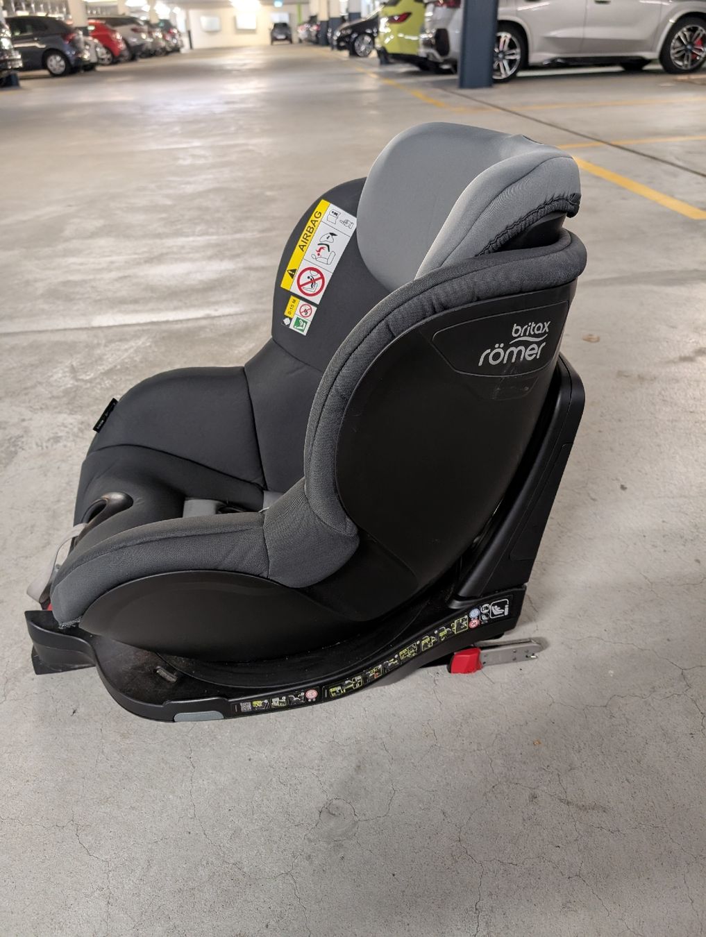 Britax Römer Auto-Kindersitze: Britax Römer Dualfix Plus – Gebraucht aus Pfäffikon ZH von vladimiras 1