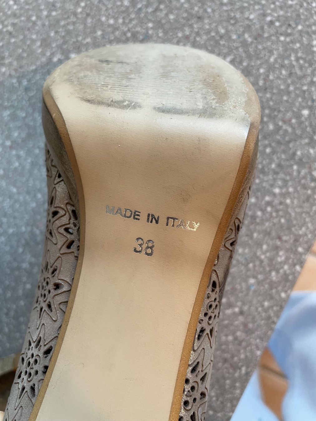 Damenschuhe: Damen Pumps Dirndl silberfarben 38 – Gebraucht aus Seon von fritz020 3