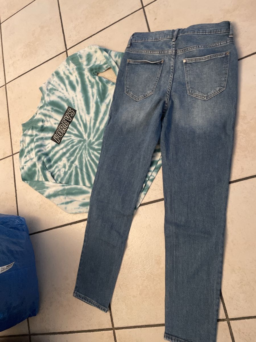 H&M Kleiderpakete & -sets: H&M Set Pullover Batik und Jeans Gr.146/152 – Gebraucht aus Obergerlafingen von cabo4 2