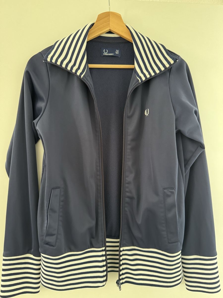Fred Perry Jacken: Fred Perry Trainingsjacke – Gebraucht aus Ruswil von Sandra18931995