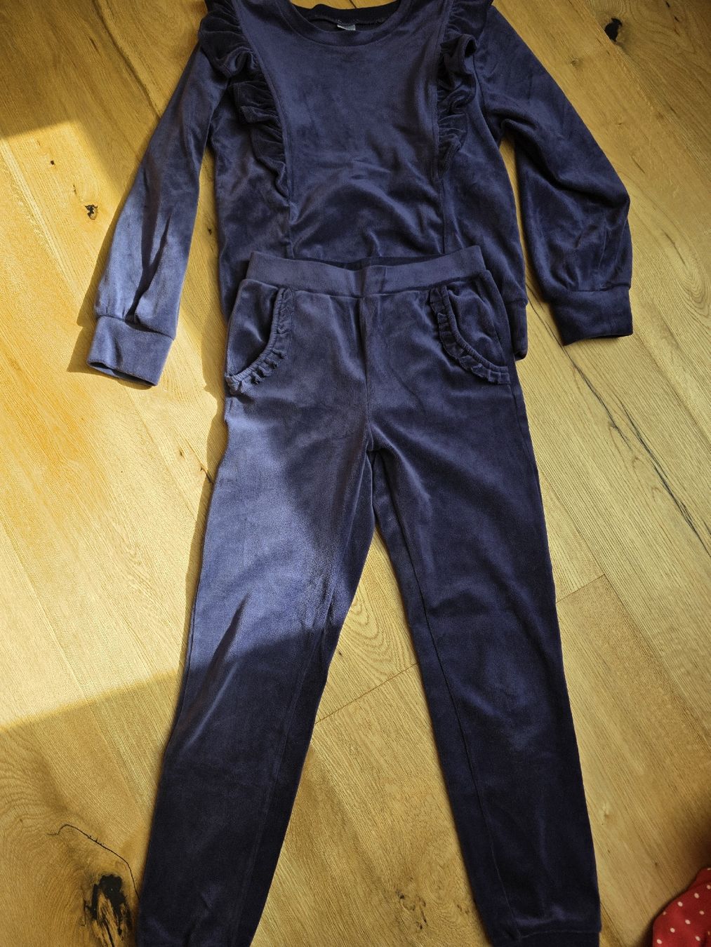 Lotti & Set di vestiti: Samtiger Mädchen Freizeitanzug, Grösse 134 – Nuovo (secondo la descrizione) da Toffen venduto da ver_x68f