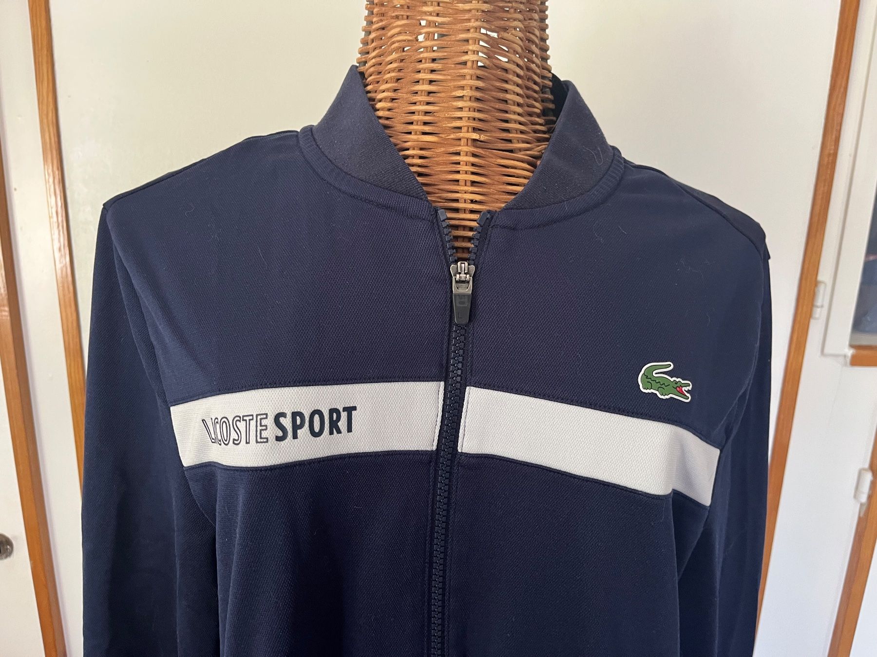 Lacoste Giacche: Lacoste Sport Trainerjäckli Gr. M – Usato da Utzenstorf venduto da Ismaele 1