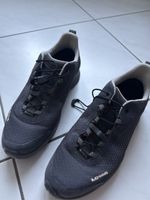 LOWA Wanderschuhe Gr 39.5