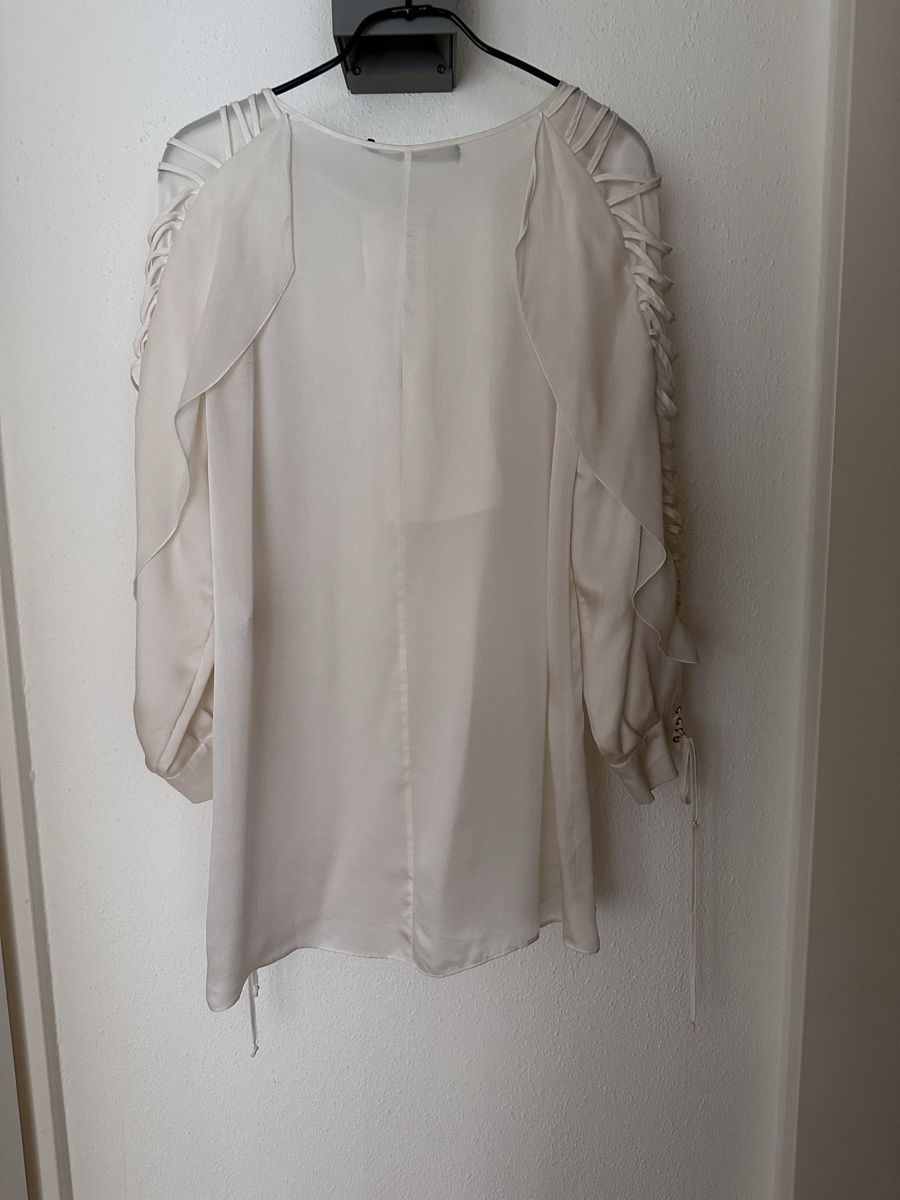 Givenchy Chemisiers: Givenchy Silk V-Neck Blouse/Fr38 – D'occasion à Basel par TIMELESS-FASHION 1