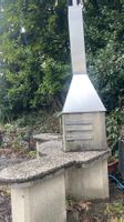 Massives Gartencheminée /Gartengrill mit Granit-Ablagefläche