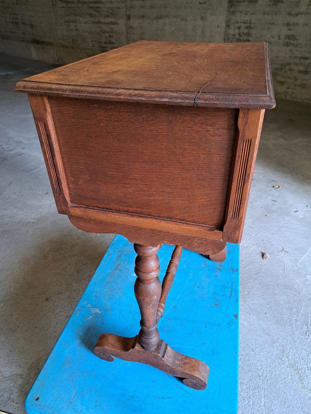 Tavoli: "Nähtischen" Beistelltischchen Holz – Usato da Bern venduto da Patinaa 5