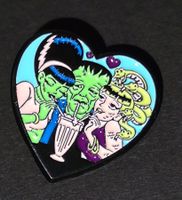 Pin Herz Form 🖤Halloween🧡Monster Date💚ca. 3 cm