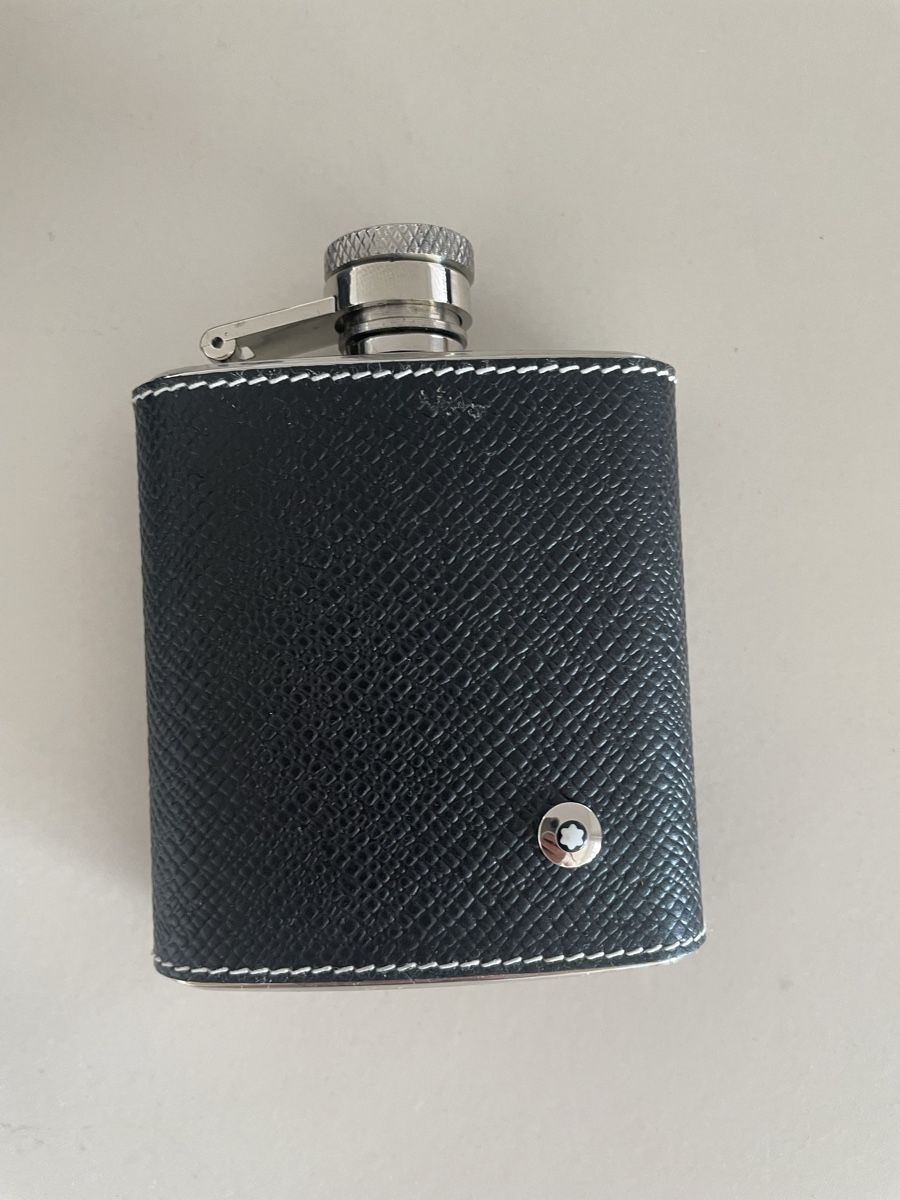 Sonstiges: Montblanc Flachmann Leder schwarz Grösse Medium mit Box – Gebraucht aus Opfikon von janineschlosser 1