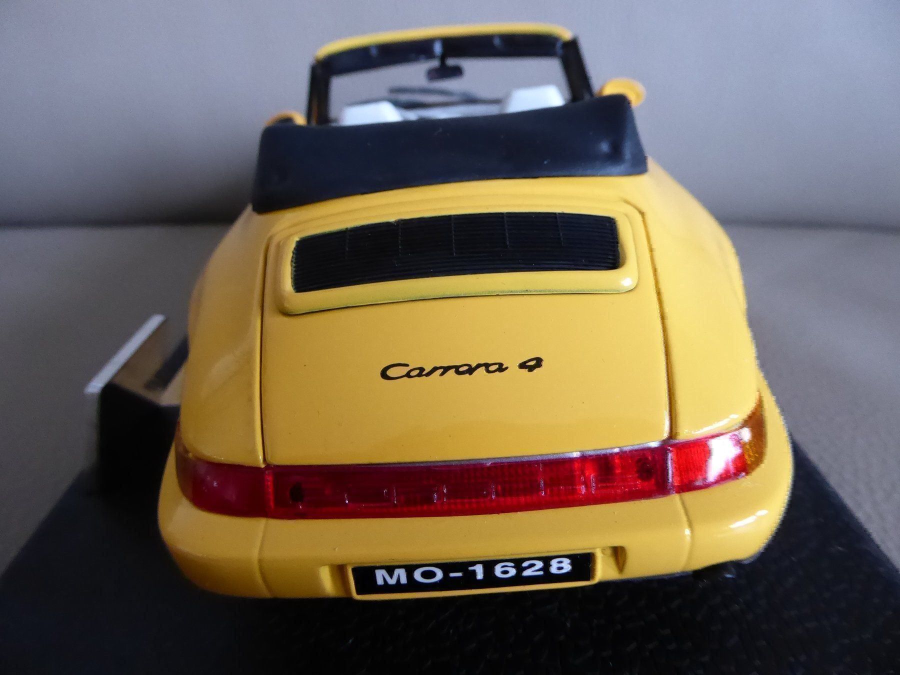 Modellini d'auto: Porsche 911 Carrera 4 Cabriolet 1:18 – Nuovo (secondo la descrizione) da Hettlingen venduto da Zambole 2